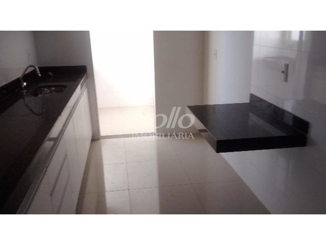 Foto 4 de Apartamento com 3 Quartos para alugar, 90m² em Brasil, Uberlândia