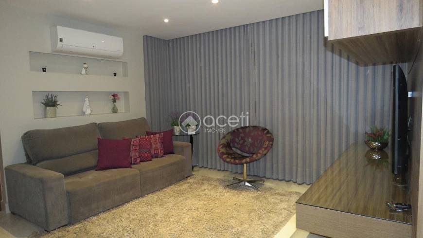 Foto 1 de Apartamento com 3 Quartos para alugar, 105m² em Buritis, Belo Horizonte