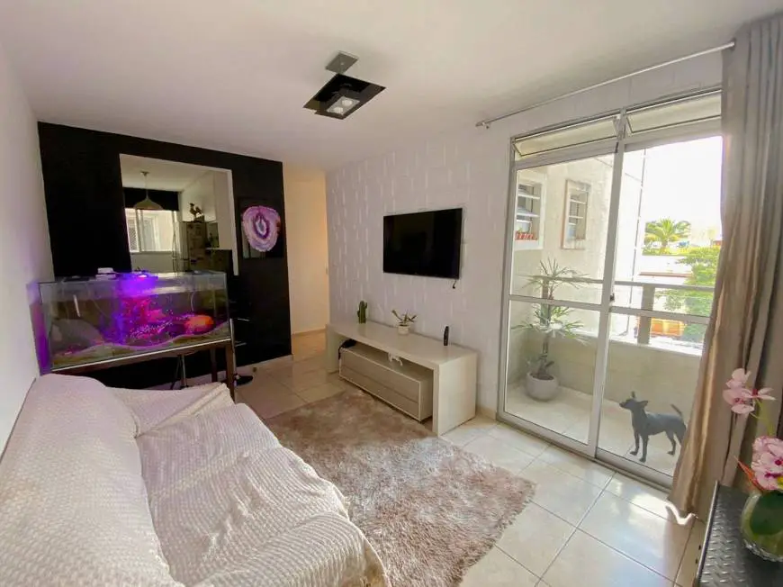 Foto 1 de Apartamento com 3 Quartos para alugar, 52m² em Cabral, Contagem