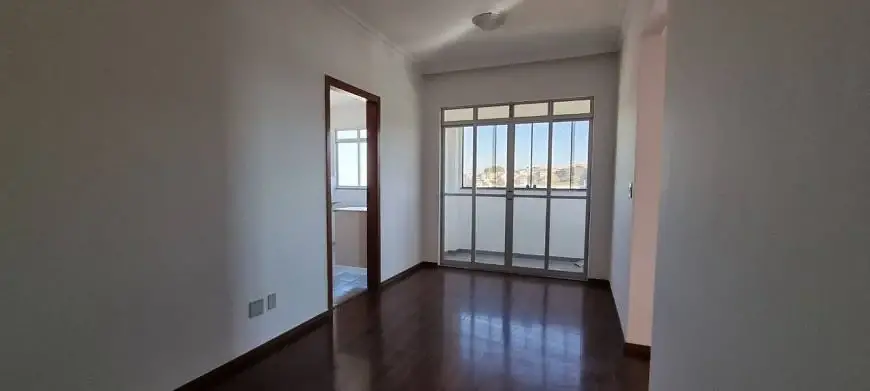 Foto 2 de Apartamento com 3 Quartos para alugar, 75m² em Caiçaras, Belo Horizonte