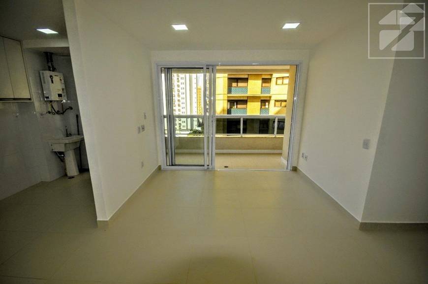 Foto 1 de Apartamento com 3 Quartos para alugar, 77m² em Cambuí, Campinas