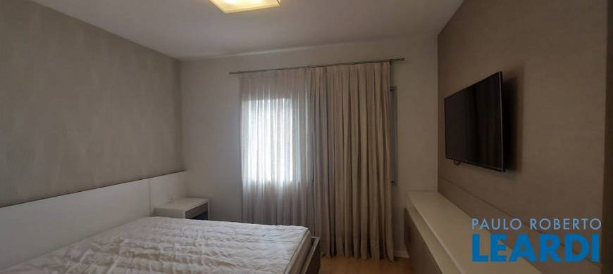 Foto 4 de Apartamento com 3 Quartos para alugar, 150m² em Campo Belo, São Paulo