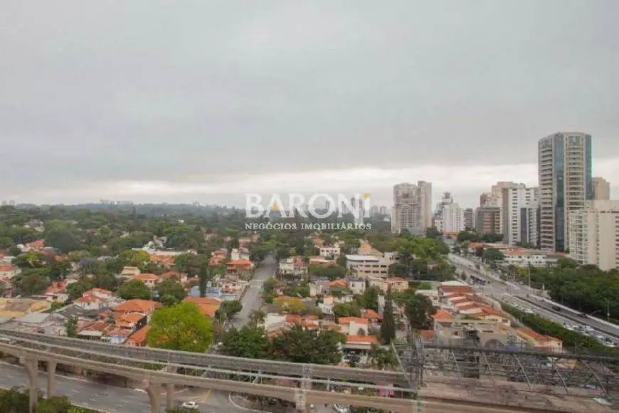 Foto 2 de Apartamento com 3 Quartos à venda, 210m² em Campo Belo, São Paulo