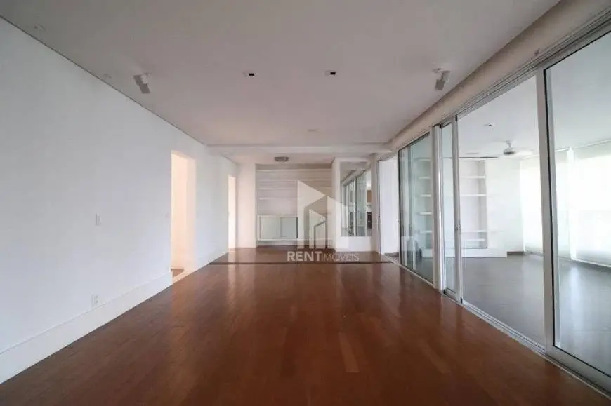 Foto 1 de Apartamento com 3 Quartos para alugar, 222m² em Campo Belo, São Paulo