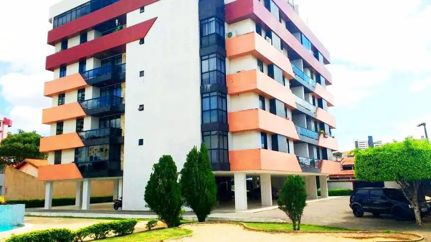 Foto 5 de Apartamento com 3 Quartos à venda, 150m² em Catole, Campina Grande