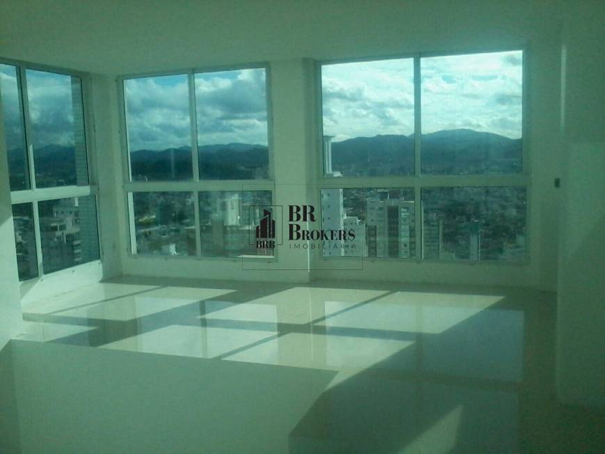 Foto 1 de Apartamento com 3 Quartos à venda, 330m² em Centro, Balneário Camboriú
