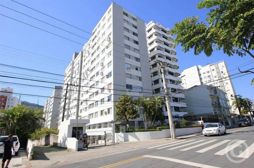 Foto 1 de Apartamento com 3 Quartos para alugar, 58m² em Centro, Florianópolis