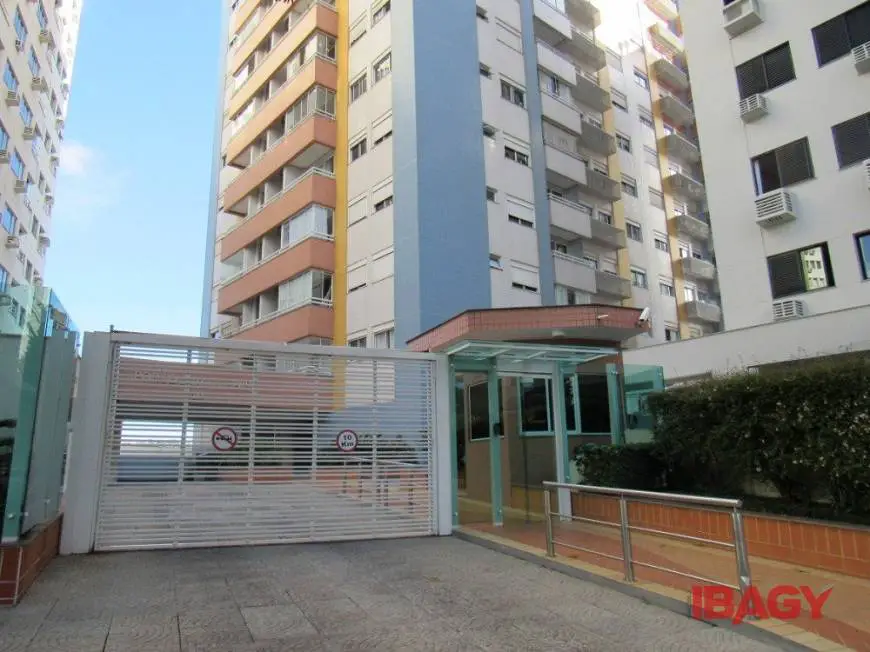 Foto 1 de Apartamento com 3 Quartos para alugar, 83m² em Centro, Florianópolis