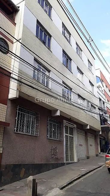 Foto 1 de Apartamento com 3 Quartos para alugar, 97m² em Centro, Juiz de Fora