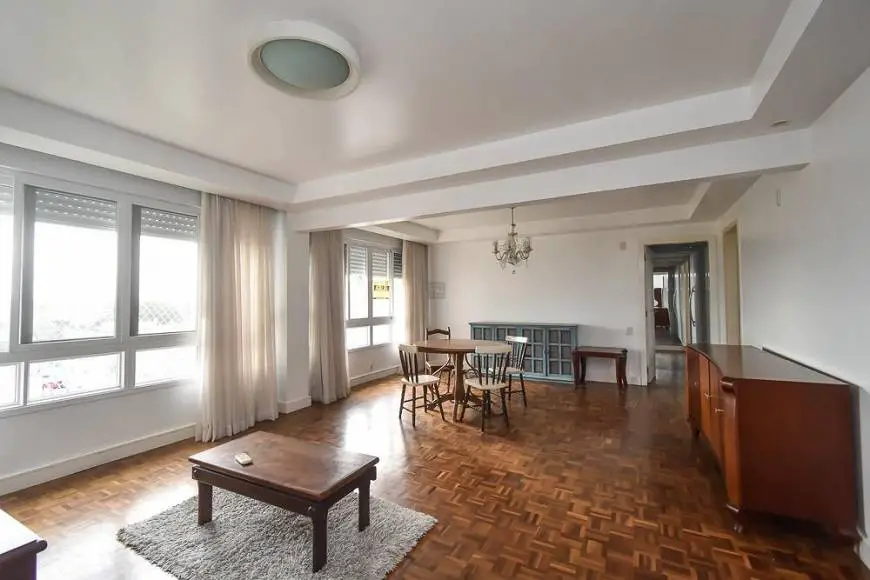 Foto 1 de Apartamento com 3 Quartos para alugar, 156m² em Centro, Pelotas