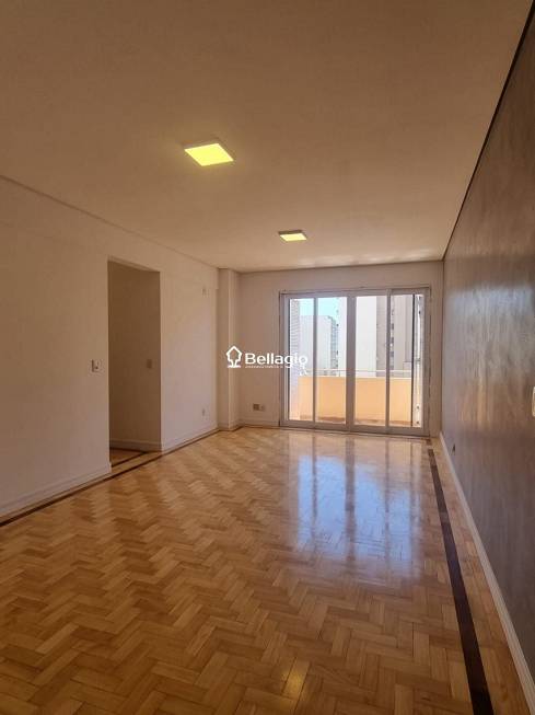 Foto 1 de Apartamento com 3 Quartos para venda ou aluguel, 117m² em Centro, Santa Maria