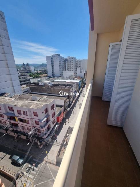 Foto 3 de Apartamento com 3 Quartos para venda ou aluguel, 117m² em Centro, Santa Maria