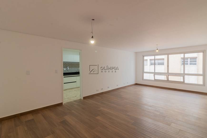 Foto 1 de Apartamento com 3 Quartos para alugar, 125m² em Cerqueira César, São Paulo