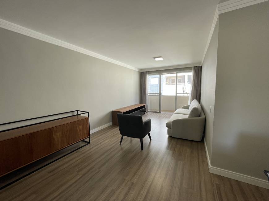 Foto 3 de Apartamento com 3 Quartos à venda, 108m² em Champagnat, Curitiba