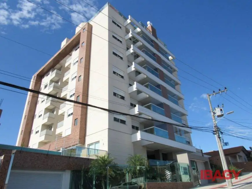 Foto 1 de Apartamento com 3 Quartos para alugar, 107m² em Estreito, Florianópolis