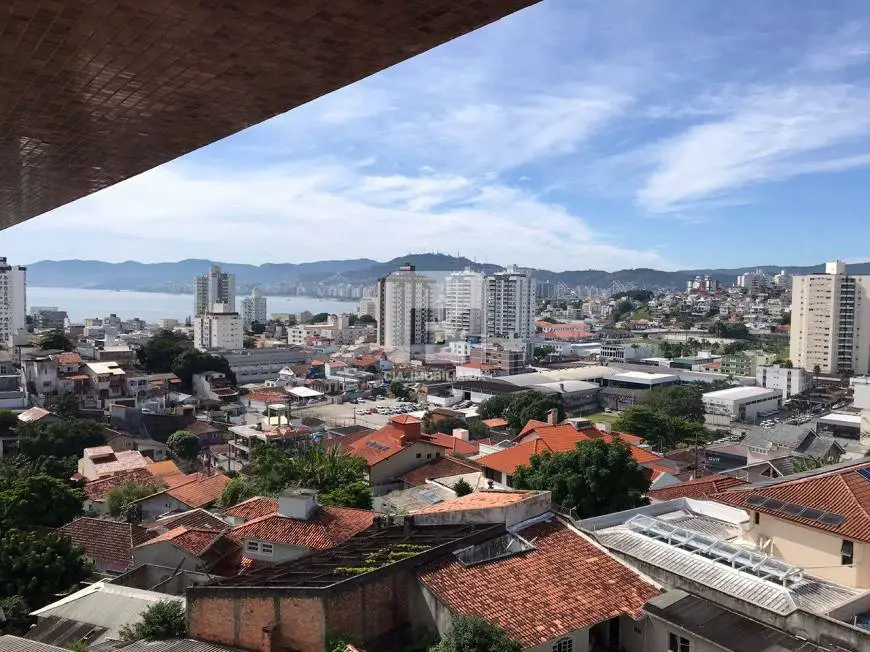Foto 2 de Apartamento com 3 Quartos para alugar, 121m² em Estreito, Florianópolis