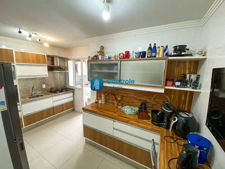 Foto 2 de Apartamento com 3 Quartos à venda, 122m² em Estreito, Florianópolis
