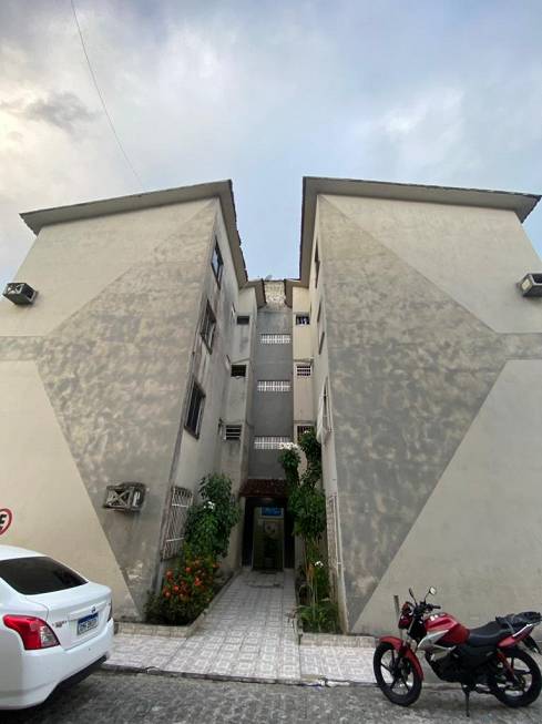 Foto 1 de Apartamento com 3 Quartos para alugar, 60m² em Farolândia, Aracaju