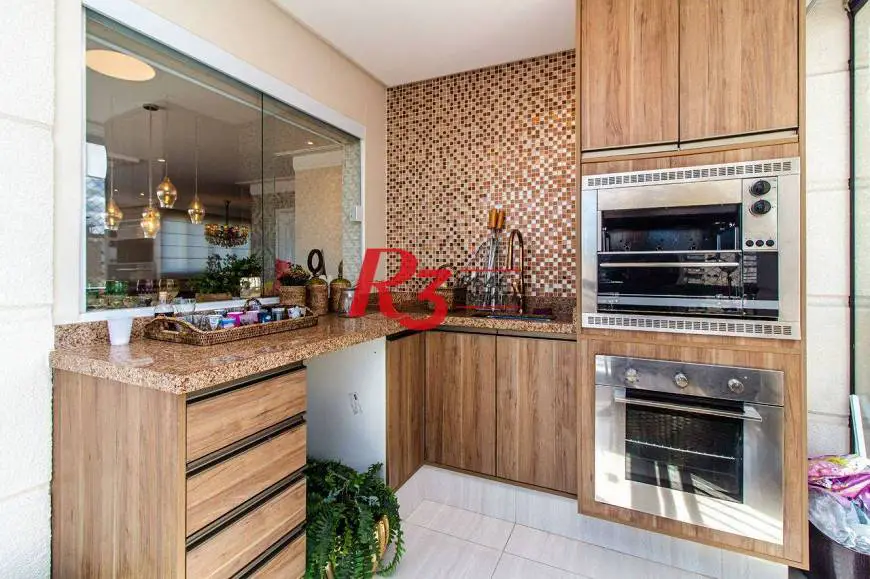 Foto 5 de Apartamento com 3 Quartos à venda, 200m² em Gonzaga, Santos