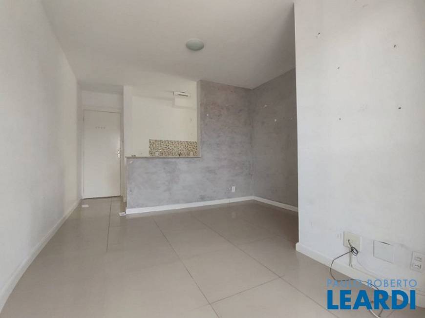 Foto 1 de Apartamento com 3 Quartos para venda ou aluguel, 58m² em Graca, Cotia