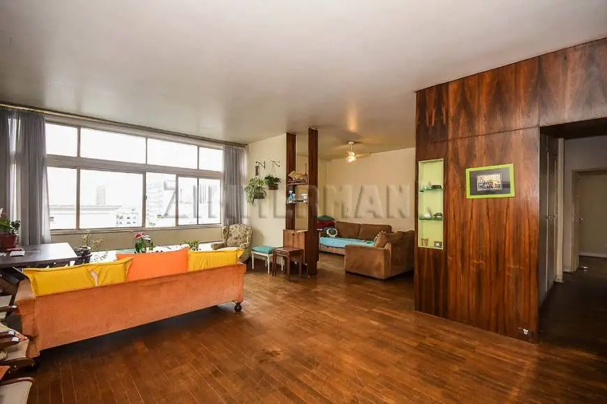 Foto 1 de Apartamento com 3 Quartos à venda, 153m² em Higienópolis, São Paulo