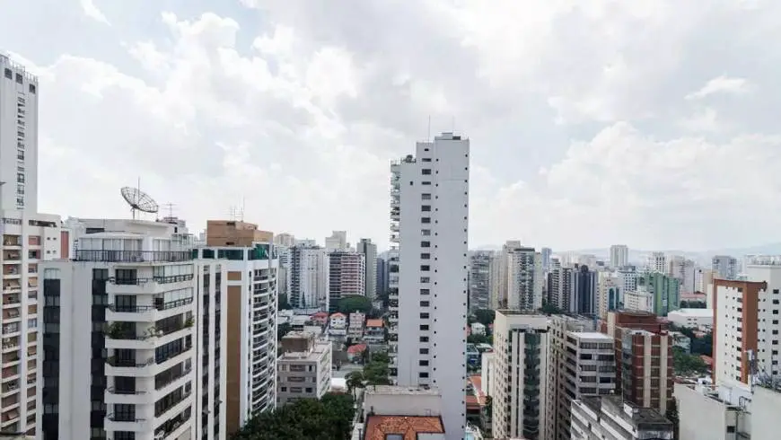 Foto 3 de Apartamento com 3 Quartos para alugar, 212m² em Higienópolis, São Paulo
