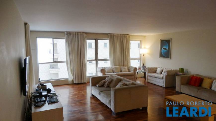 Foto 2 de Apartamento com 3 Quartos para venda ou aluguel, 242m² em Higienópolis, São Paulo