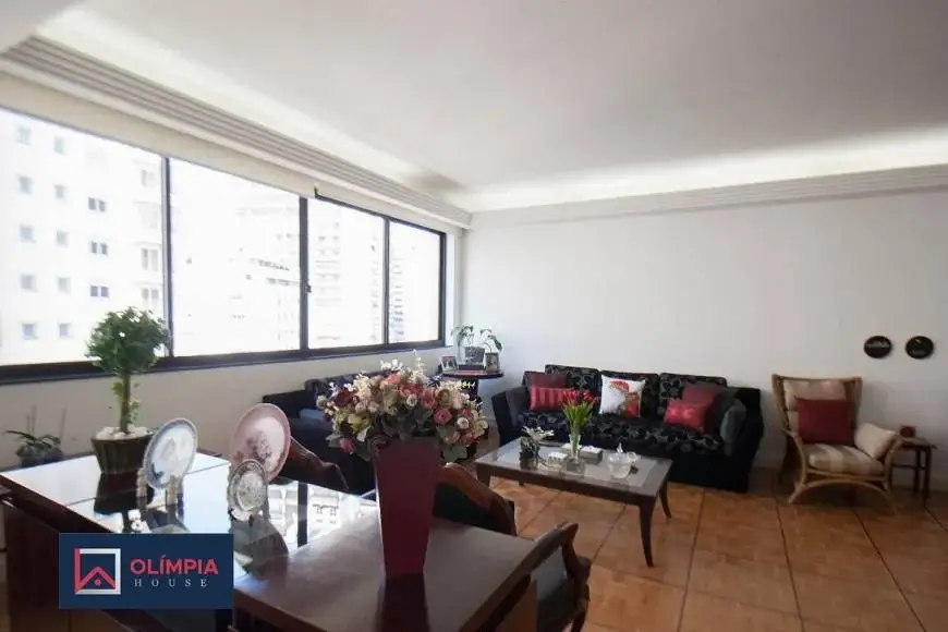 Foto 3 de Apartamento com 3 Quartos para alugar, 250m² em Higienópolis, São Paulo