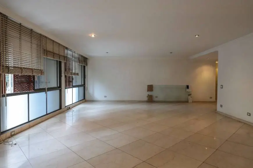 Foto 4 de Apartamento com 3 Quartos à venda, 280m² em Higienópolis, São Paulo