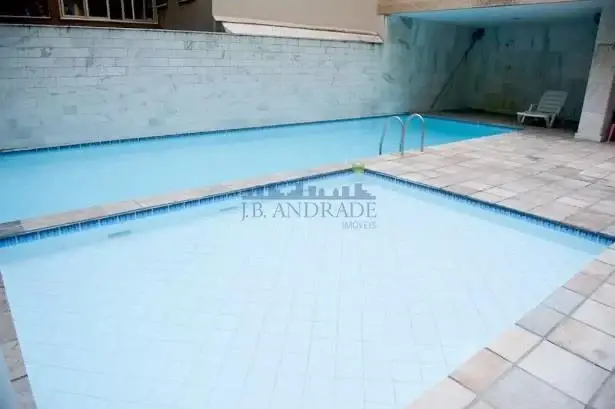 Foto 2 de Apartamento com 3 Quartos para alugar, 85m² em Humaitá, Rio de Janeiro