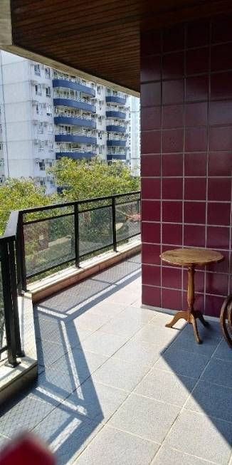 Foto 1 de Apartamento com 3 Quartos à venda, 270m² em Icaraí, Niterói