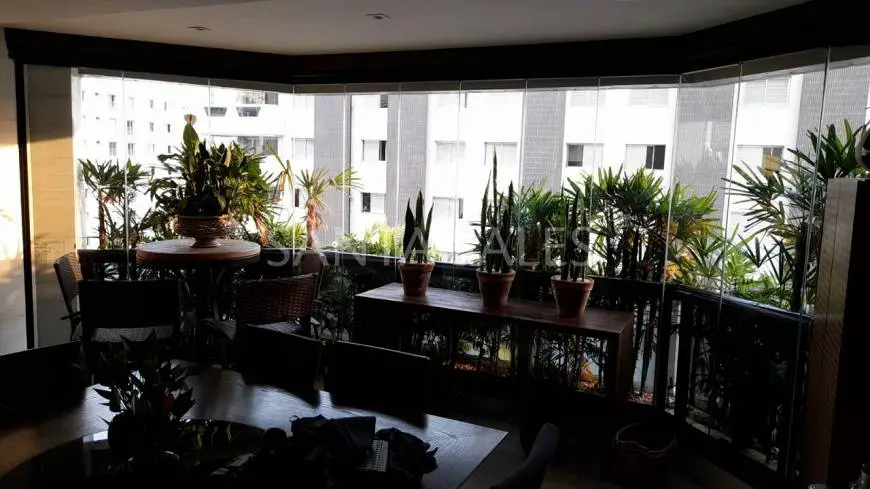 Foto 5 de Apartamento com 3 Quartos à venda, 194m² em Indianópolis, São Paulo