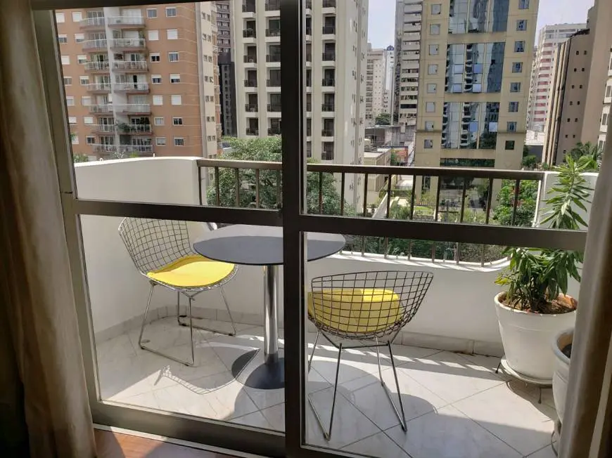 Foto 3 de Apartamento com 3 Quartos para alugar, 115m² em Itaim Bibi, São Paulo