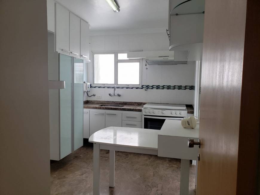 Foto 5 de Apartamento com 3 Quartos para alugar, 115m² em Itaim Bibi, São Paulo