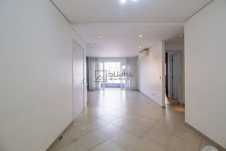 Foto 3 de Apartamento com 3 Quartos para alugar, 120m² em Itaim Bibi, São Paulo