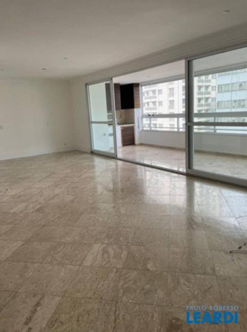 Foto 1 de Apartamento com 3 Quartos para alugar, 146m² em Itaim Bibi, São Paulo