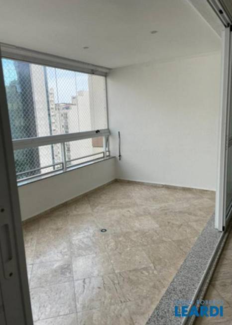 Foto 4 de Apartamento com 3 Quartos para alugar, 146m² em Itaim Bibi, São Paulo