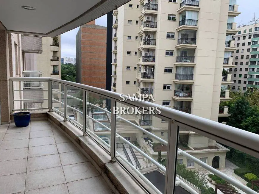 Foto 1 de Apartamento com 3 Quartos para alugar, 174m² em Itaim Bibi, São Paulo