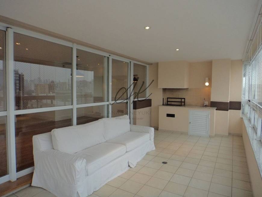 Foto 1 de Apartamento com 3 Quartos para venda ou aluguel, 188m² em Itaim Bibi, São Paulo