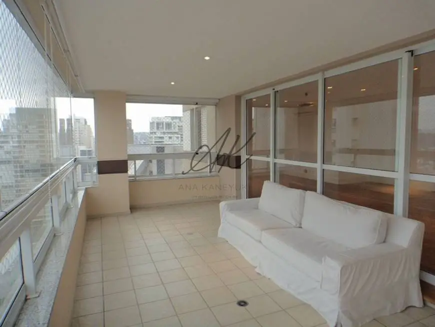 Foto 2 de Apartamento com 3 Quartos para venda ou aluguel, 188m² em Itaim Bibi, São Paulo