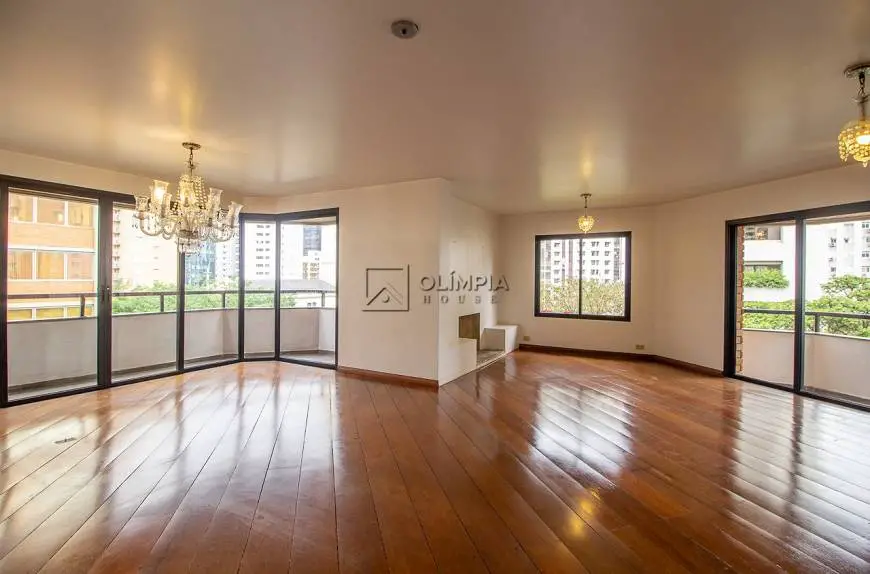 Foto 2 de Apartamento com 3 Quartos para alugar, 204m² em Itaim Bibi, São Paulo