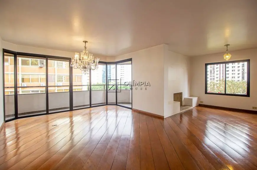Foto 3 de Apartamento com 3 Quartos para alugar, 204m² em Itaim Bibi, São Paulo