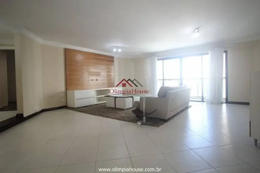 Foto 1 de Apartamento com 3 Quartos à venda, 240m² em Itaim Bibi, São Paulo