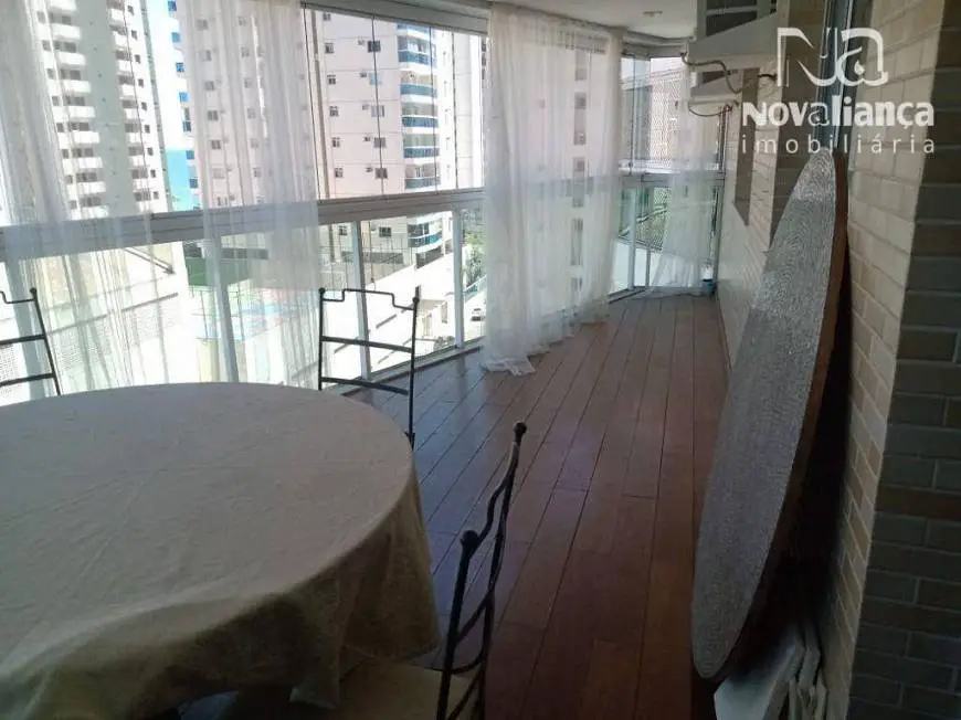 Foto 1 de Apartamento com 3 Quartos para alugar, 120m² em Itapuã, Vila Velha