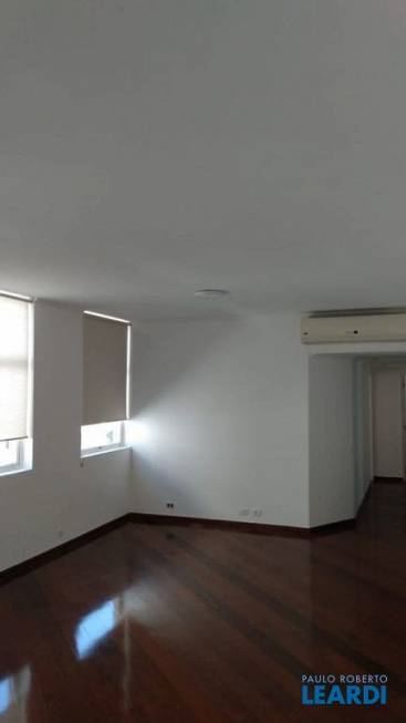 Foto 3 de Apartamento com 3 Quartos para alugar, 153m² em Jardim América, São Paulo