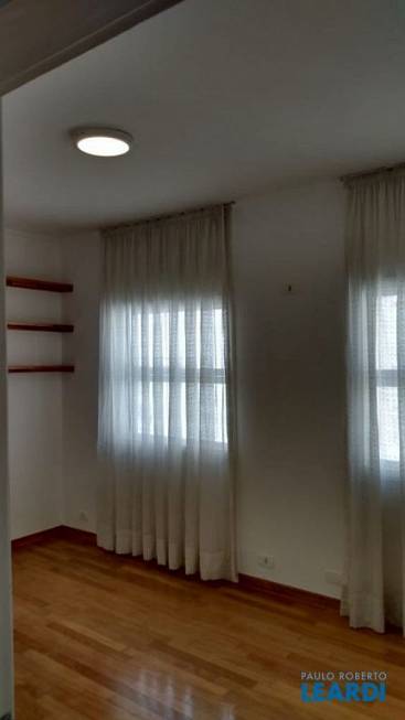 Foto 5 de Apartamento com 3 Quartos para alugar, 153m² em Jardim América, São Paulo