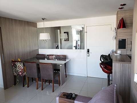 Foto 3 de Apartamento com 3 Quartos à venda, 74m² em Jardim Botânico, Porto Alegre
