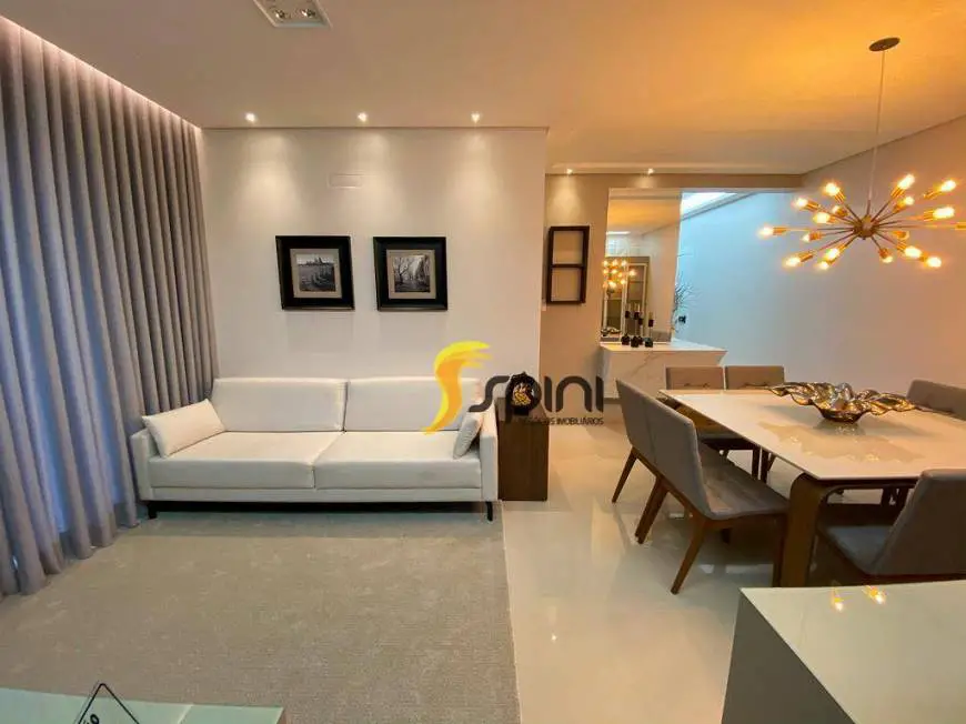 Foto 1 de Apartamento com 3 Quartos à venda, 138m² em Jardim Finotti, Uberlândia