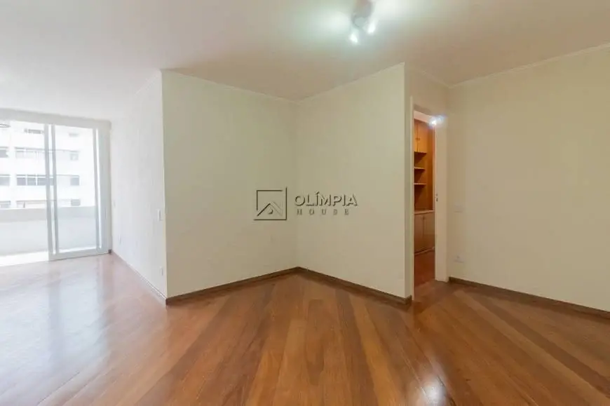 Foto 3 de Apartamento com 3 Quartos para alugar, 130m² em Jardim Paulista, São Paulo