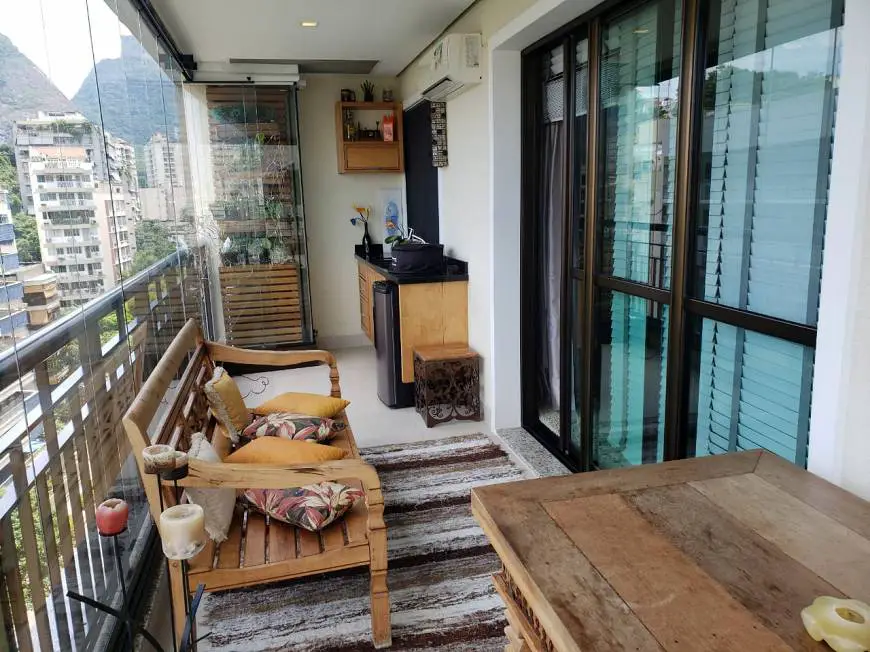 Foto 1 de Apartamento com 3 Quartos à venda, 92m² em Laranjeiras, Rio de Janeiro